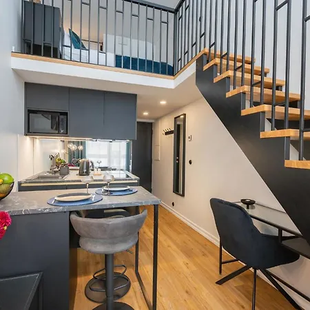 Loft In Apartment