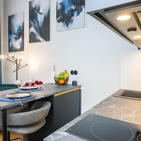 Loft In Apartment *